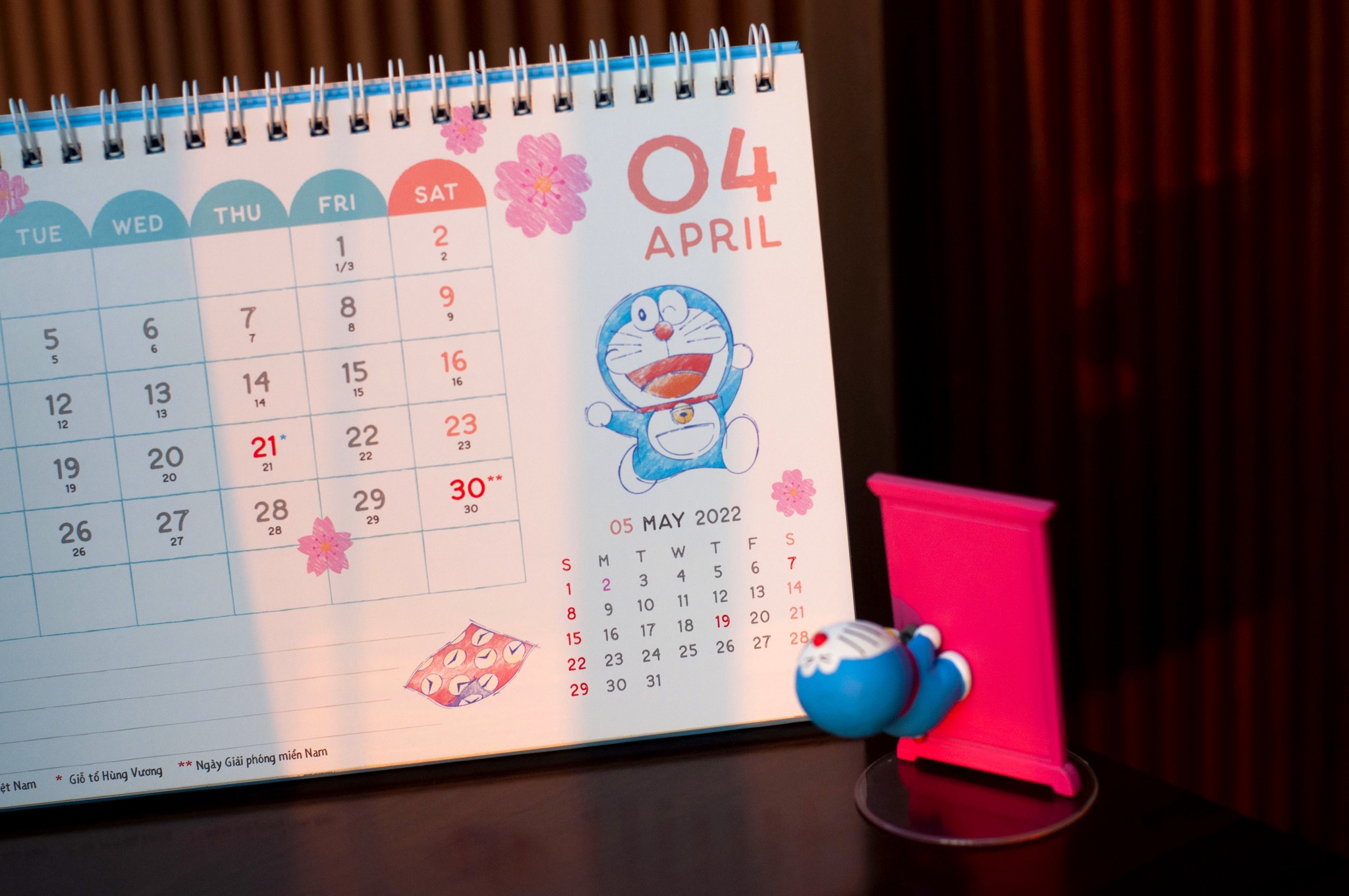 Lịch Để Bàn Doraemon 2022 - Tặng Kèm Sticker
