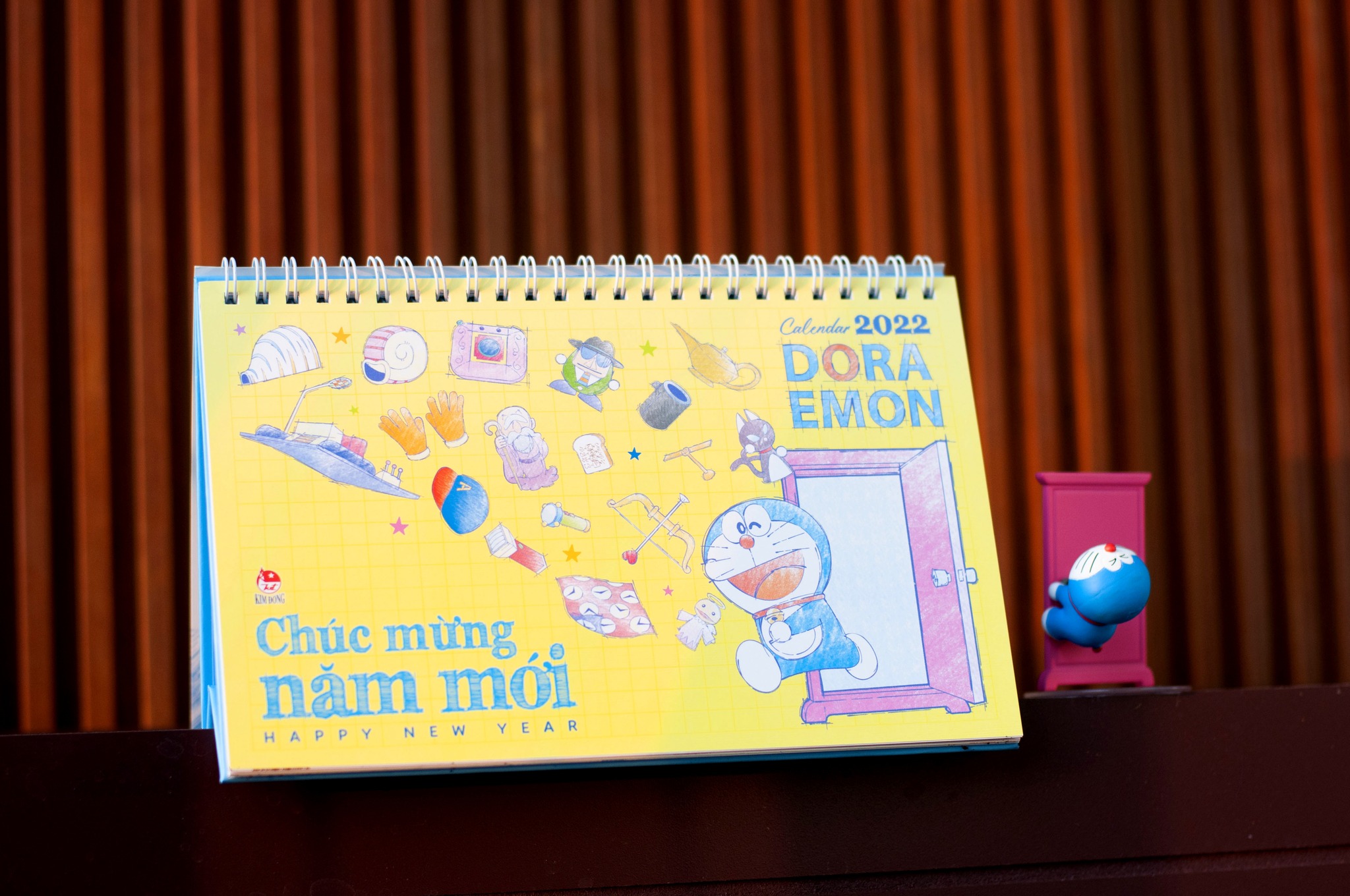 Lịch Để Bàn Doraemon 2022 - Tặng Kèm Sticker